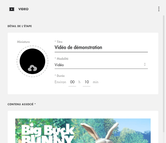 Panneau d'une étape Vidéo : titre, modalité Vidéo, durée remplie automatiquement et lecteur vidéo