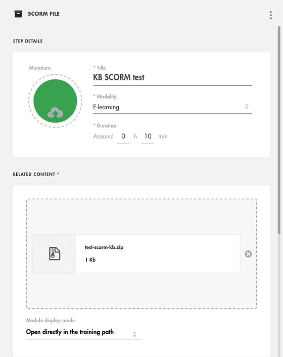 Panel of a SCORM file step: title, modality, duration, imported .zip file and module display mode
